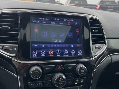 Used 2019 Jeep Grand Cherokee Limited AWD/4WD image 37