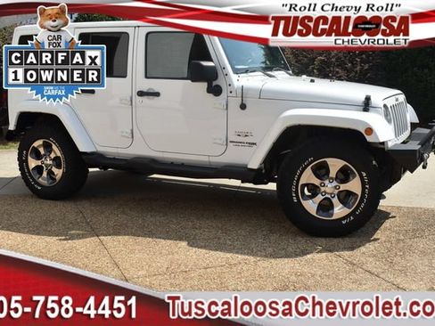 Used 2018 Jeep Wrangler Unlimited Sahara w/ Connectivity Group AWD/4WD image 1