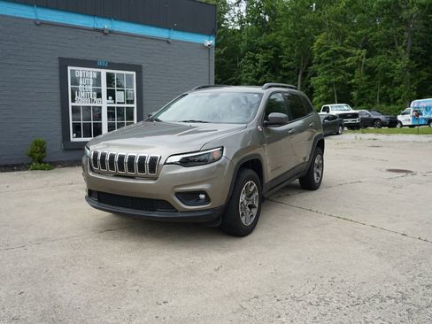 Used 2020 Jeep Cherokee Trailhawk w/ Cold Weather Group AWD/4WD image 1