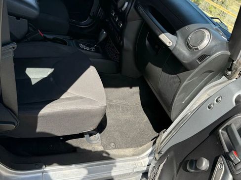 Used 2015 Jeep Wrangler Unlimited Sport image 10