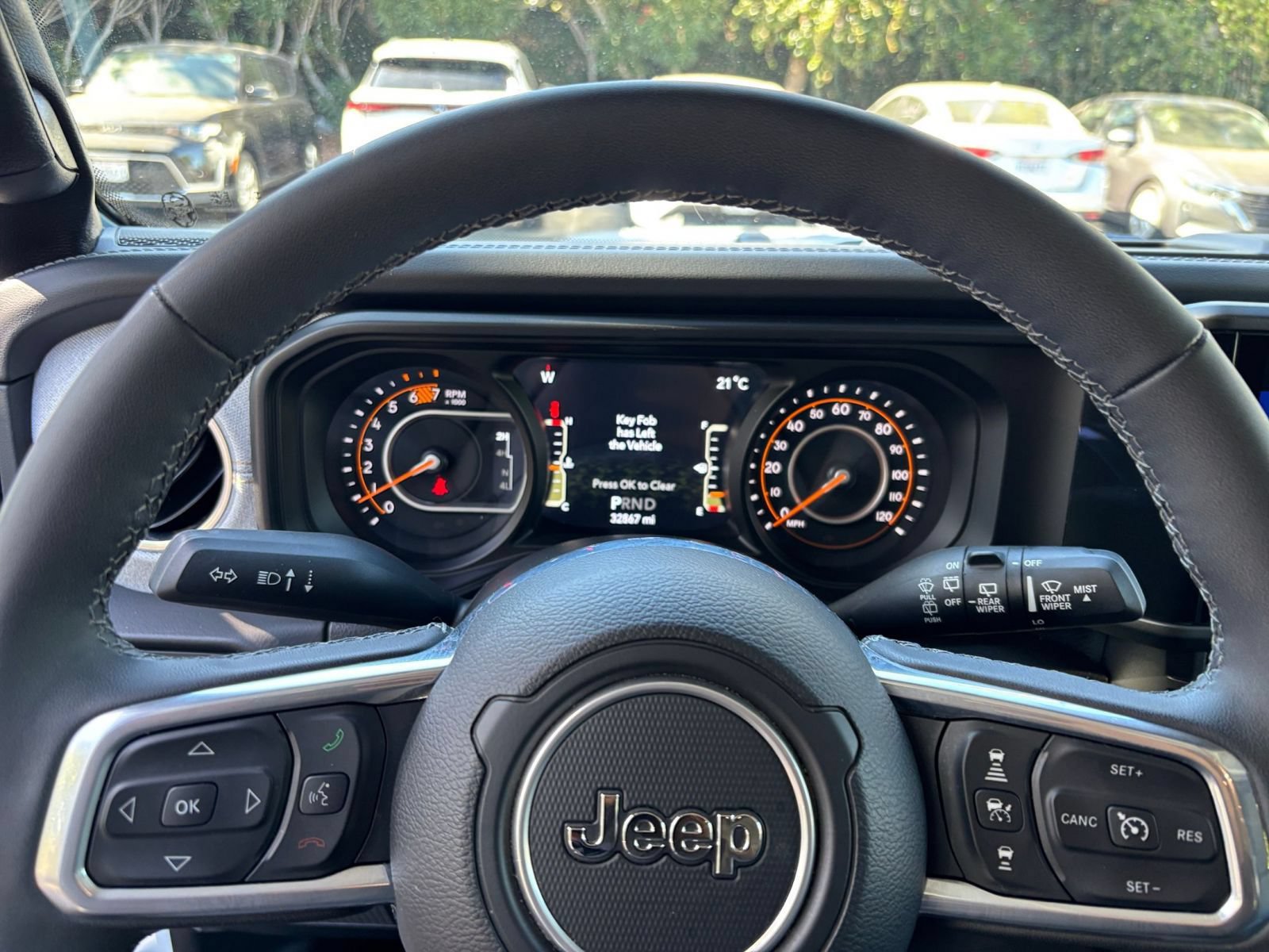 Used 2025 Jeep Wrangler Unlimited Sahara AWD/4WD image 27