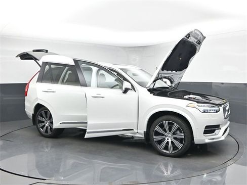 Used 2024 Volvo XC90 B5 Plus w/ Protection Package Premier image 53