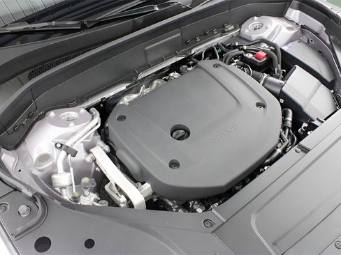 New 2026 Volvo XC90 B6 Plus w/ Protection Package Premier image 25