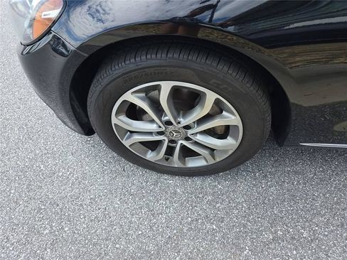 Used 2016 Mercedes-Benz C 300 4MATIC Sedan image 11