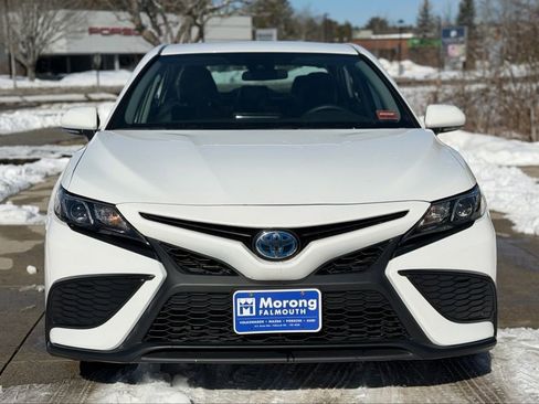 Used 2024 Toyota Camry SE FWD image 3