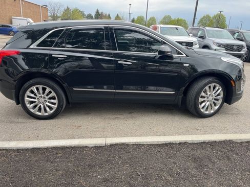 Used 2017 Cadillac XT5 Platinum w/ Driver Assist Package image 6