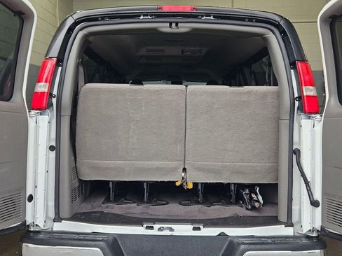 Used 2020 Chevrolet Express 3500 LT w/ LT Preferred Equipment Group image 29
