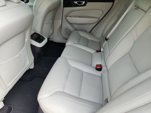 Used 2023 Volvo XC60 B5 Ultimate w/ Climate Package FWD image 29