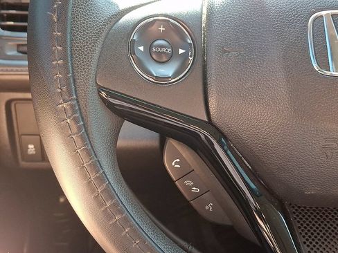 Used 2016 Honda HR-V LX image 19