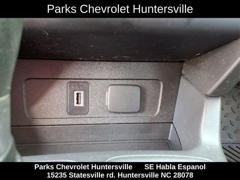 Used 2017 Ford Escape SE w/ Equipment Group 201A FWD image 9