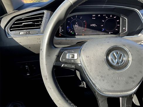 Used 2021 Volkswagen Tiguan SEL image 16