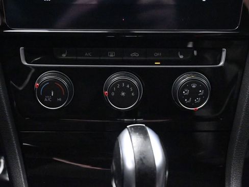 Used 2020 Volkswagen GTI SE image 30