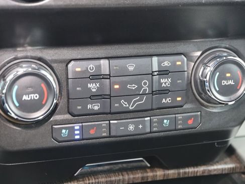 Used 2020 Ford F250 Lariat w/ Lariat Value Package image 35