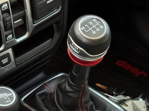 Used 2019 Jeep Wrangler Unlimited Rubicon image 17