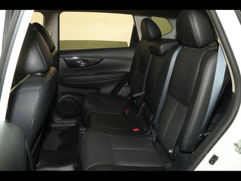 Used 2018 Nissan Rogue SL image 33