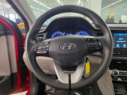 Used 2020 Hyundai Elantra SEL FWD image 16