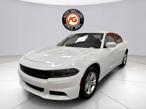 Used 2022 Dodge Charger SXT RWD image 3