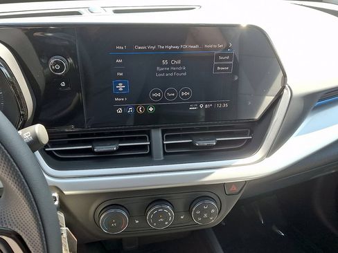 New 2026 Chevrolet Trax LS w/ LS Convenience Package FWD image 11