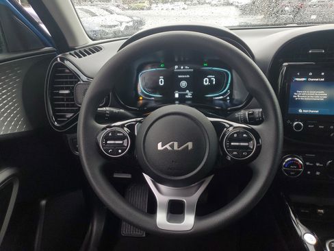 Used 2025 Kia Soul S image 25