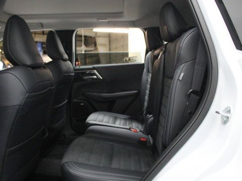 New 2026 Mitsubishi Outlander Trail Edition image 24