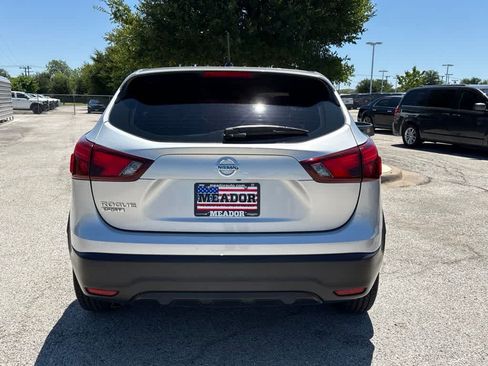 Used 2019 Nissan Rogue Sport S FWD image 4
