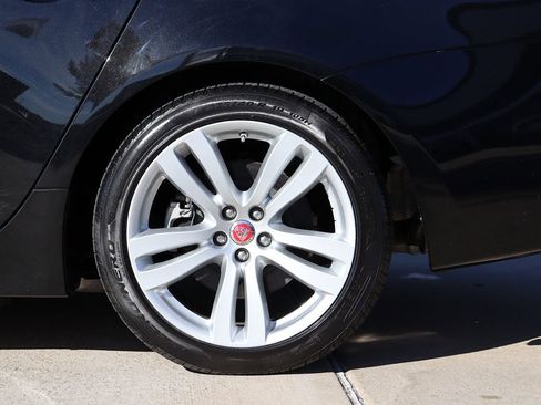 Used 2014 Jaguar XJ L Portfolio image 68