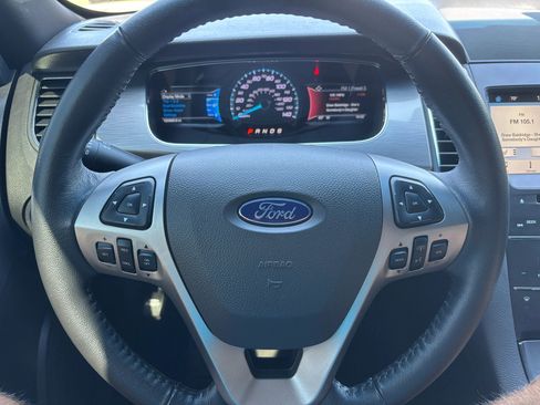 Used 2018 Ford Taurus SEL w/ Equipment Group 201A FWD image 25