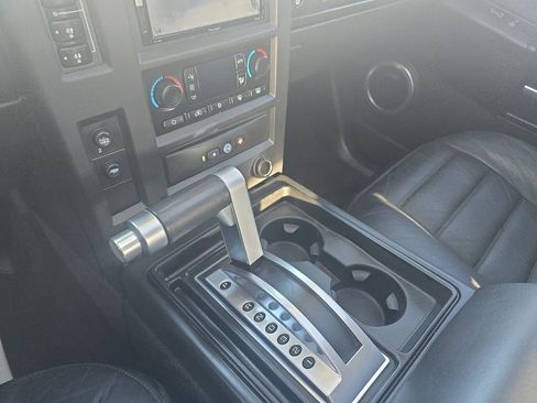 Used 2005 HUMMER H2 SUT w/ Preferred Equipment Group image 29