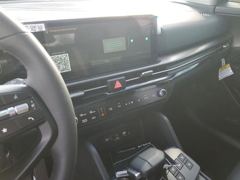 New 2026 Kia Sportage SX FWD image 11