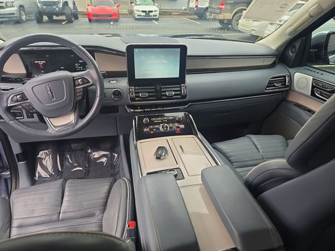 Used 2019 Lincoln Navigator Black Label AWD/4WD image 14