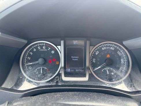 Used 2020 Toyota Tacoma SR5 RWD image 10