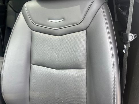 Used 2022 Cadillac XT6 Premium Luxury FWD image 9