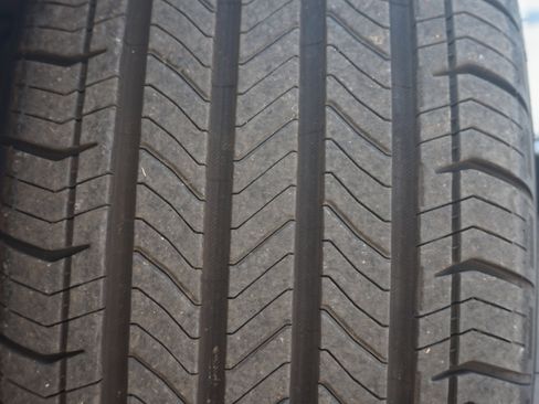 Used 2025 Chevrolet Equinox EV LT w/ Convenience Package image 35