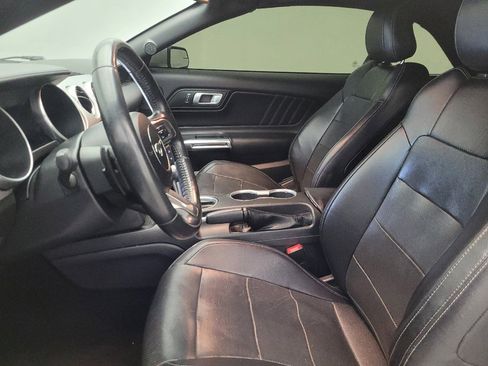 Used 2020 Ford Mustang Premium image 17