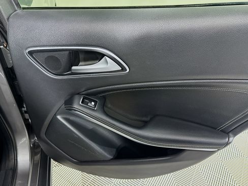 Used 2017 Mercedes-Benz GLA 250 4MATIC image 26