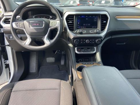 Used 2023 GMC Acadia SLE image 2