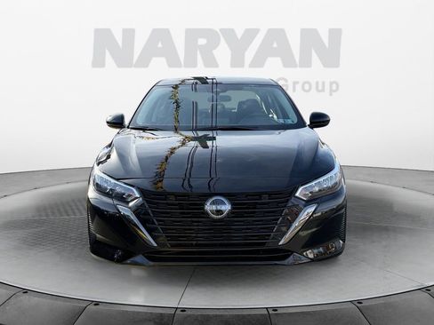 Used 2025 Nissan Sentra SV image 3