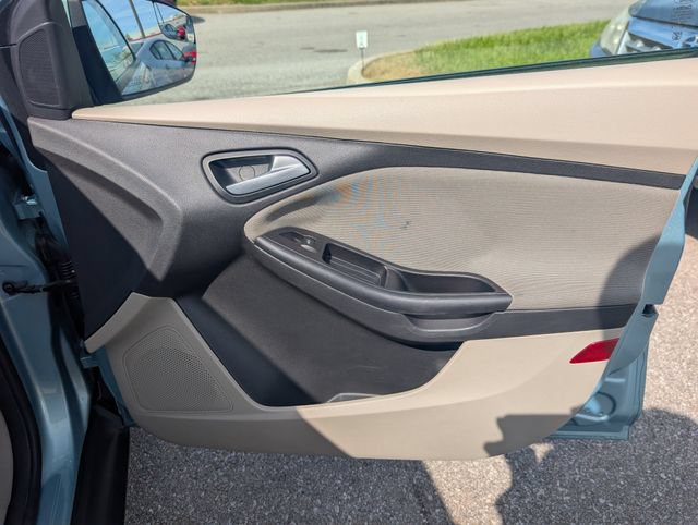 Used 2012 Ford Focus SE FWD image 22