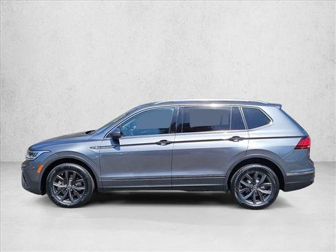 Used 2022 Volkswagen Tiguan SE AWD/4WD image 9