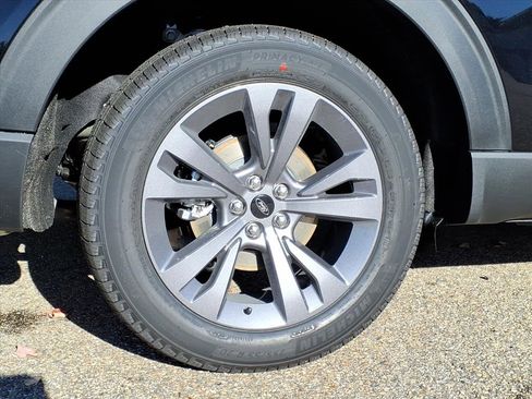 New 2025 Ford Explorer Active w/ Active Comfort Package image 8