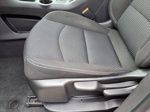 Used 2024 GMC Terrain SLE image 29