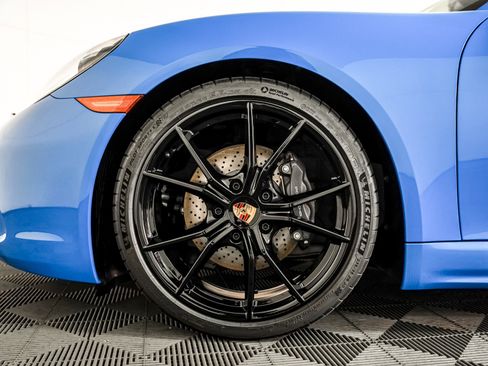 Used 2025 Porsche 718 Cayman image 12