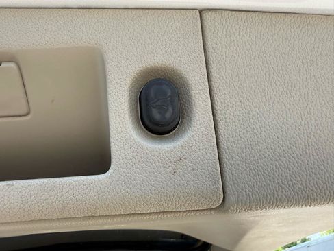 Used 2017 Cadillac Escalade ESV Premium Luxury AWD/4WD image 27