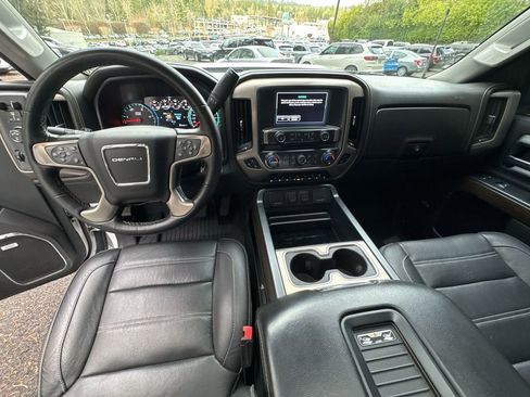 Used 2018 GMC Sierra 3500 Denali w/ Duramax Plus Package image 12