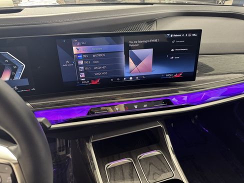 Used 2025 BMW 740i xDrive image 21