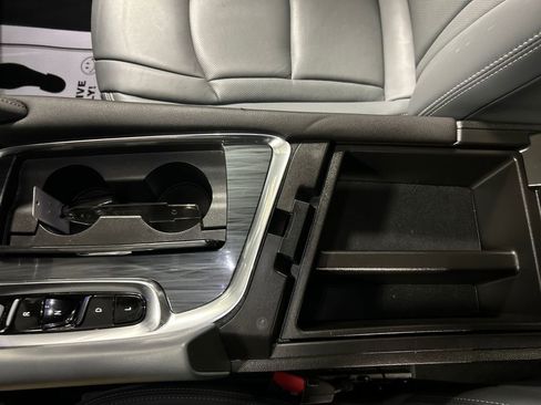 Used 2023 Buick Enclave Essence w/ Experience Buick Package image 21