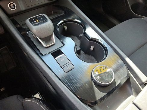 Used 2023 Nissan Rogue S image 17