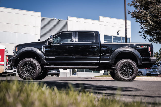 Used 2017 Ford F250 Lariat w/ Lariat Ultimate Package AWD/4WD image 28
