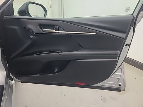 Used 2025 Toyota Camry LE FWD image 13