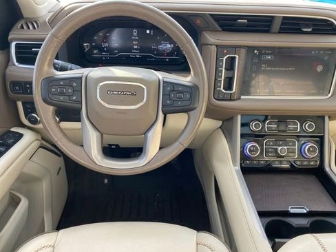 Used 2022 GMC Yukon XL Denali image 8